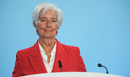 Christine Lagarde achter een microfoon