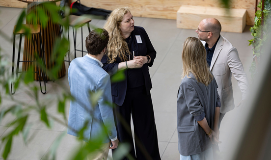 Collega's aan het praten